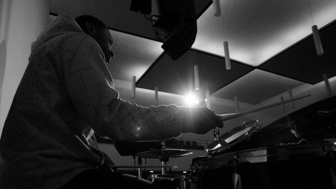 drummer_t20_V76jWk Committing to One Church?
